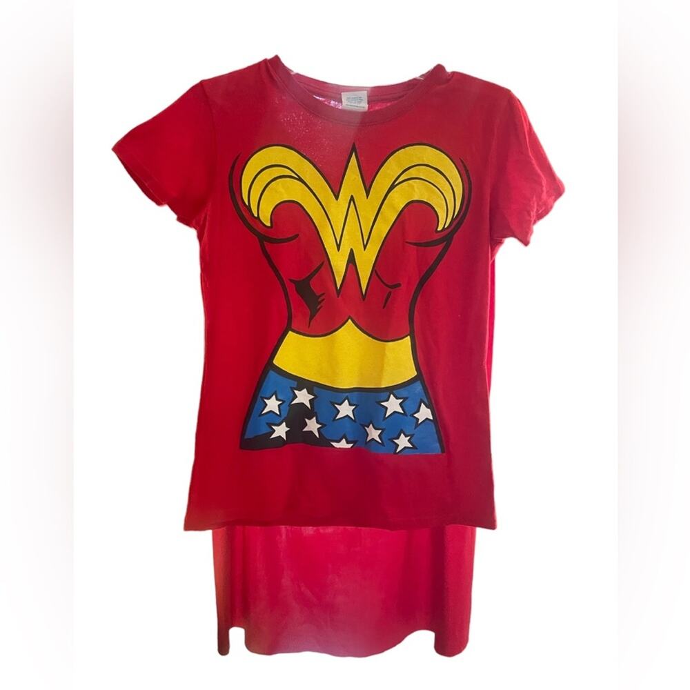 Delta Pro Wonder Woman T-shirt costume with detachable cape size small